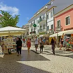 A46 - Oliveira Downtown Apartment